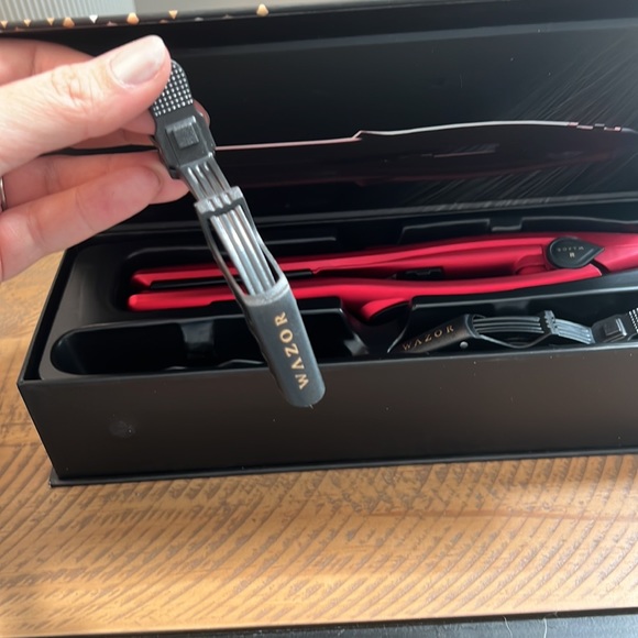 Wazor Hair Straightener | Style to Go - Picture 3 of 5